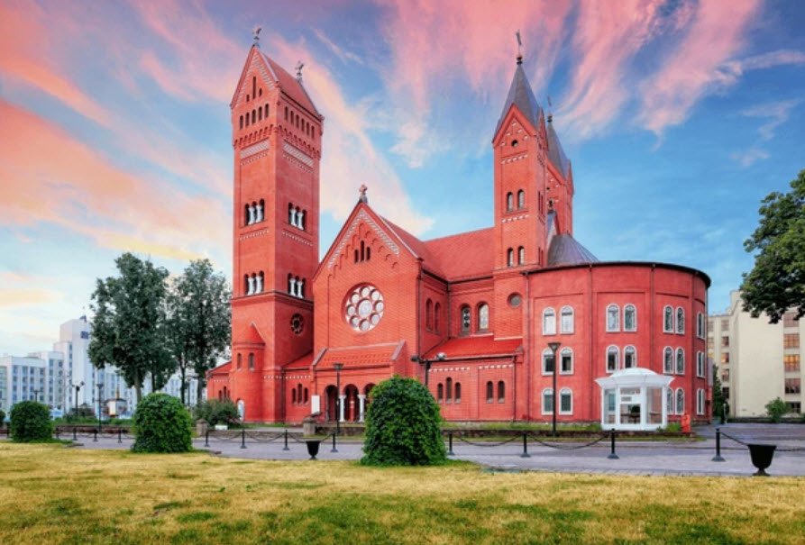 Independence Square &amp; Red Church, Minsk, Belarus